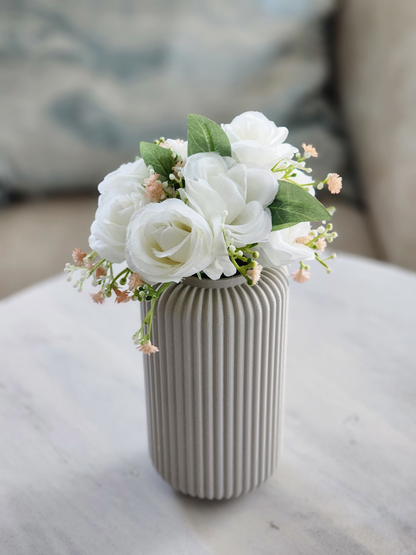 Vase cannelé fait main, vase décoratif graphique